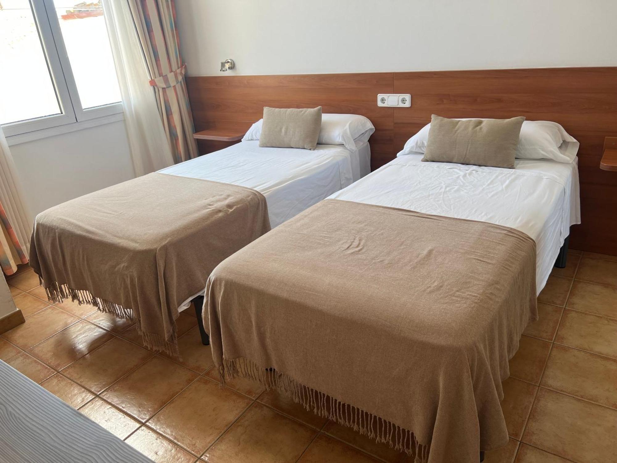 Vehi Hotel 2*