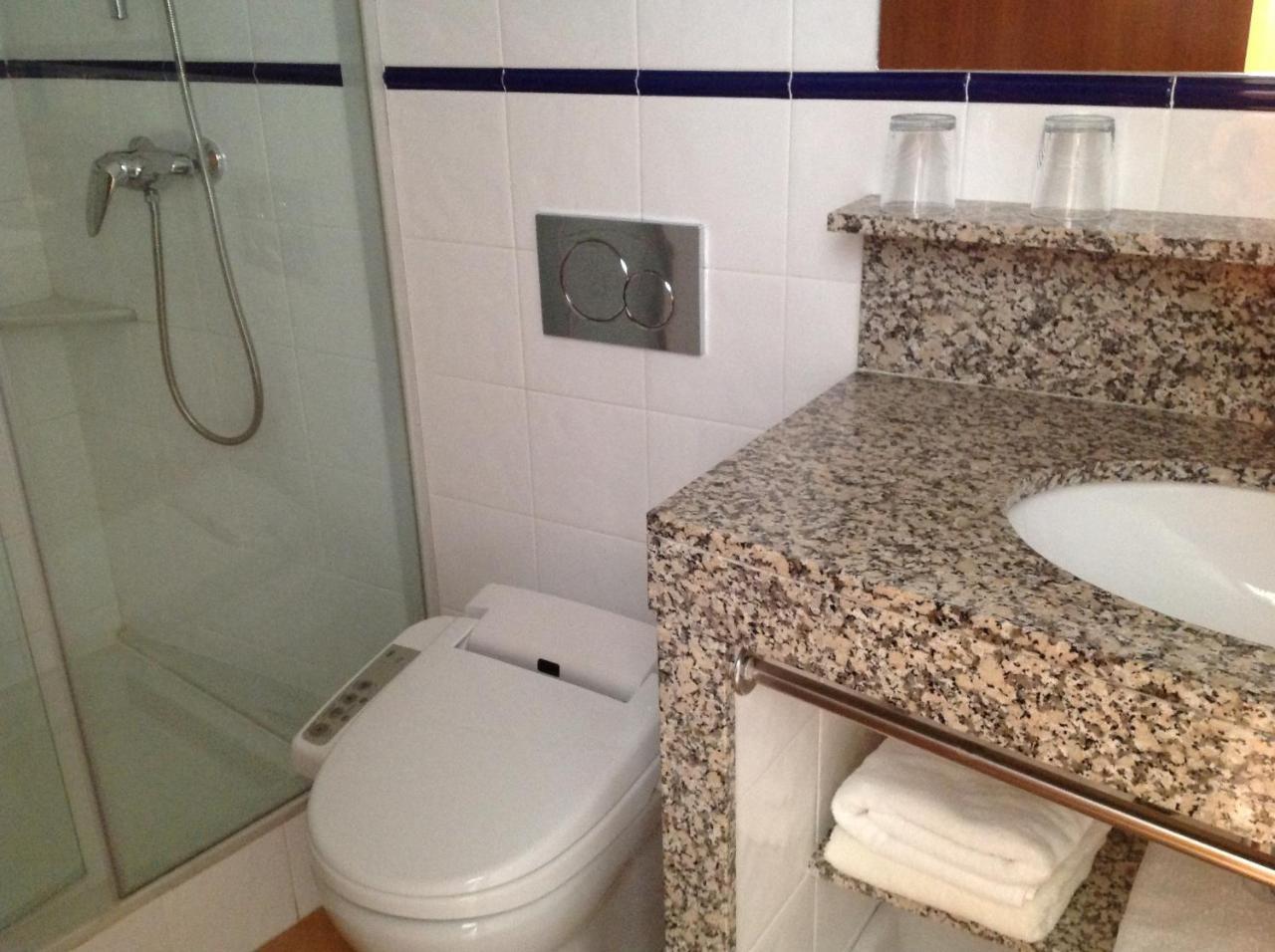 Hotel Vehi 2*